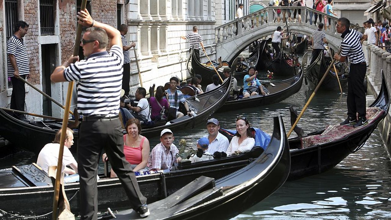 Rund 2000 demonstranten: venedig wehrt sich gegen die touristenflut