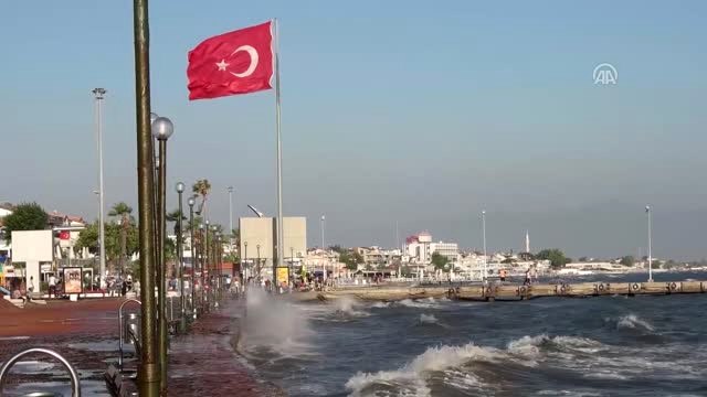 Edremit Körfezi'nde Kuvvetli Lodos