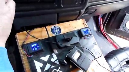 O carro que vira borracha quando bate o grave