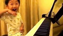 4 Year Old Boy Plays Piano Better Than Any Master