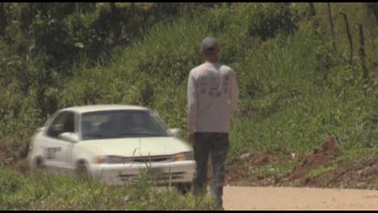 Huyendo de las "maras", a Juan le espera siempre la deportación