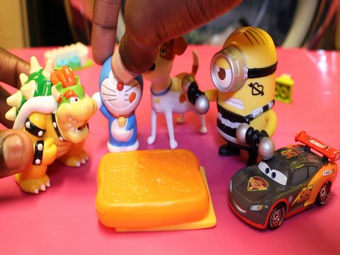 EVERYONE DOES WHAT BOWSER WANTS THEM TO DO SUPER MARIO SKYE SPIDERMAN MAX DORAEMON MINION MCQUEEN DREAMWORKS Toys Kids