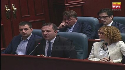 VMRO ngre barrikadë në Kuvend - Top Channel Albania - News - Lajme