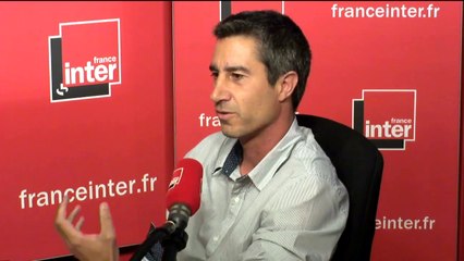 François Ruffin : "Moi on m'a confié une écharpe, qui a un rôle aussi en dehors de l'Assemblée Nationale."