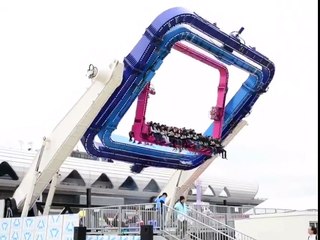 Ca vous dit un petit tour de ce manège de fou