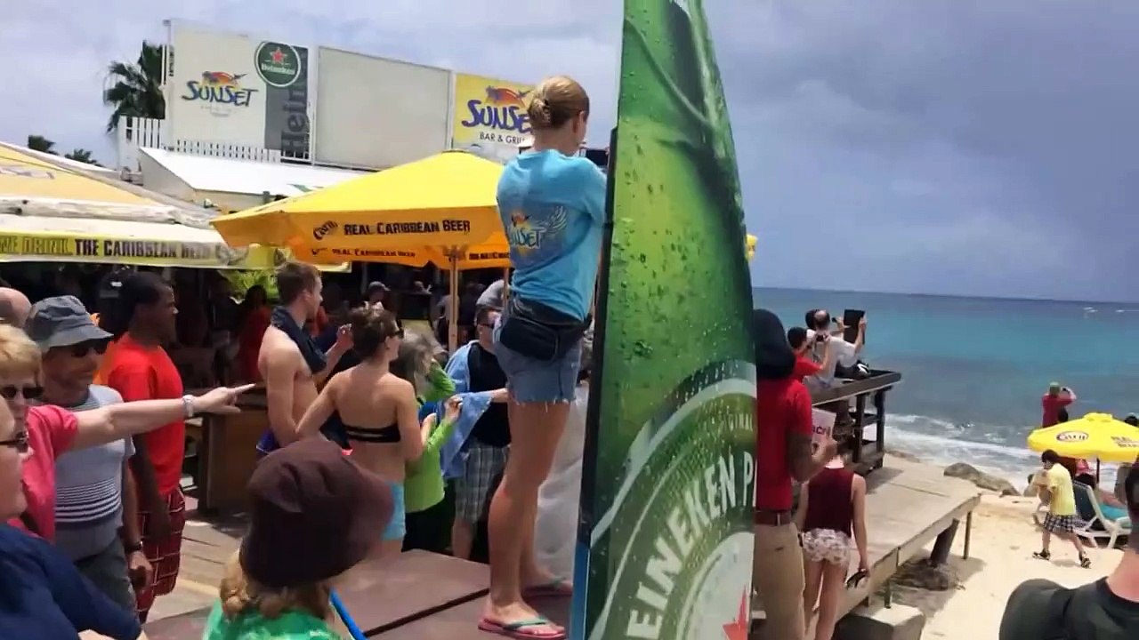 Airpoirt St Maarten Bikini GIRLS ✱ Amazing Plane landing and Takeoff footage ✱ Boeing 747 Airbus