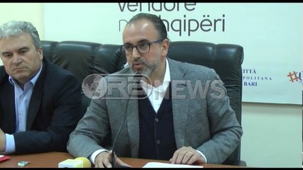 Ora News – Vlorë, Dritan Leli debate me këshilltarët e djathtë për parkingjet me pagesë