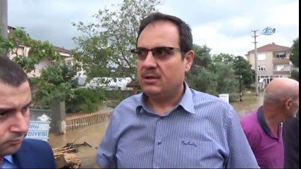 Dere Yatağı Taştı, Beldeye Ulaşım Kapandı