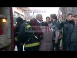 Report TV - Shkodër, flakët përfshijnë tre banesa, humb jetën i moshuari