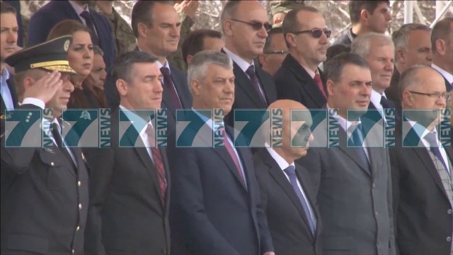 HASHIM THACI KERCENON ME DOREHEQJE - News, Lajme - Kanali 8