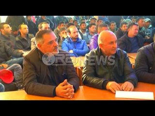 Ora News - Meta: Politikanët të marrin vendime të rëndësishme për stabilitet në vend