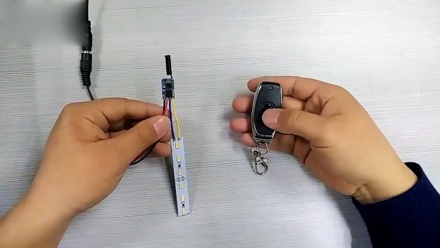 mini schalter mit fernbedienung funkschalter set mit fernbedienung nachrüsten anschließen Schaltung Schaltplan MONTIEREN