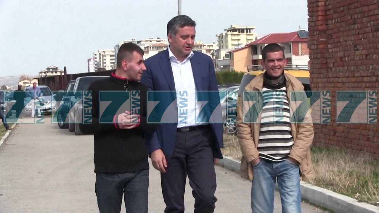 NDRYSHIME NE QEVERINE, JA MINISTRAT QE PRITET TE LARGOHEN - News, Lajme - Kanali 12