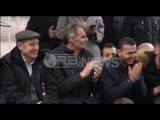 Ora News - “Karikaturë e rilindjes” - Basha: Tahiri nuk është Rama, protesta deri në qeveri teknike