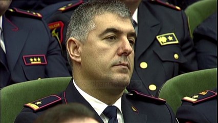 Mes dallgëve dhe hashashit  - Top Channel Albania - News - Lajme