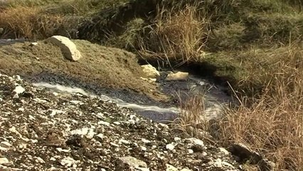 Gorishti i rrezikuar nga nafta; Banorët: Ajri dhe uji i ndotur - Top Channel Albania - News - Lajme