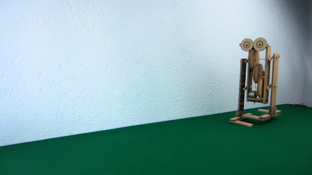 ev yapımı yürüyen robot yapımı kolay basit ev yapımı