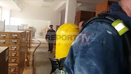 Report TV - Zjarr në Biblotekën Kombëtare digjen disa libra të vjetër