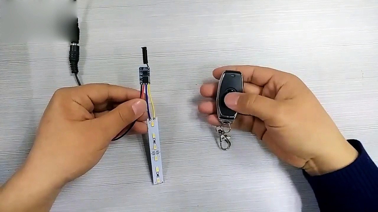 Mini Funkschalter 12v mit Fernbedienung Funkfernbedienung, Funkbedienung, Funkfernsteuerung, Funksteuerung, Funkmodem