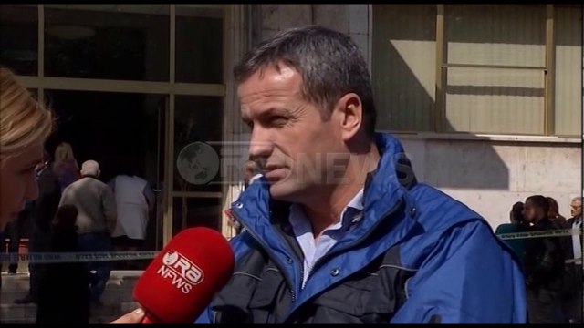 Ora News – Zjarr në katin e nëndheshëm të Bibliotekës Kombëtare. Digjen libra