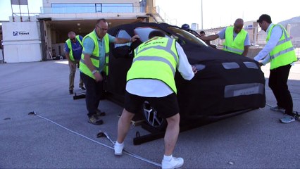 Seat - This is how you hang a car from a helicopter