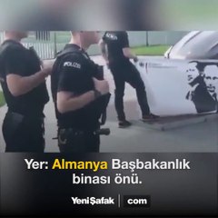 erdoğanı öldürene mercedes hediye yazan pankartı asan ke-efir nazilere alman polisi sessiz nöbette