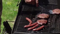 Flip or Not to Flip? The Right way to Cook Meat on The Grill