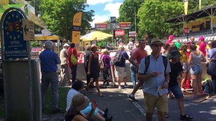 Spectateurs à l'arrivée du Tour de France 2017 à Vittel