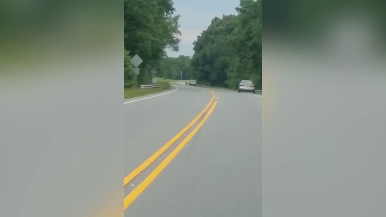 Je crois que ce conducteur est bien bien bourré...