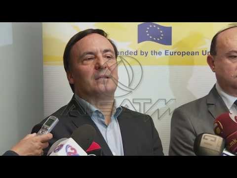 Политичката криза ги замрзна ветувањата за повисоки плати