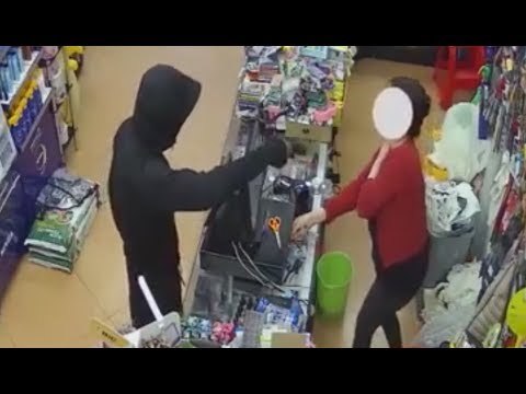 Milano - Rapine in stile Arancia Meccanica , presa banda di minorenni (04.07.17)