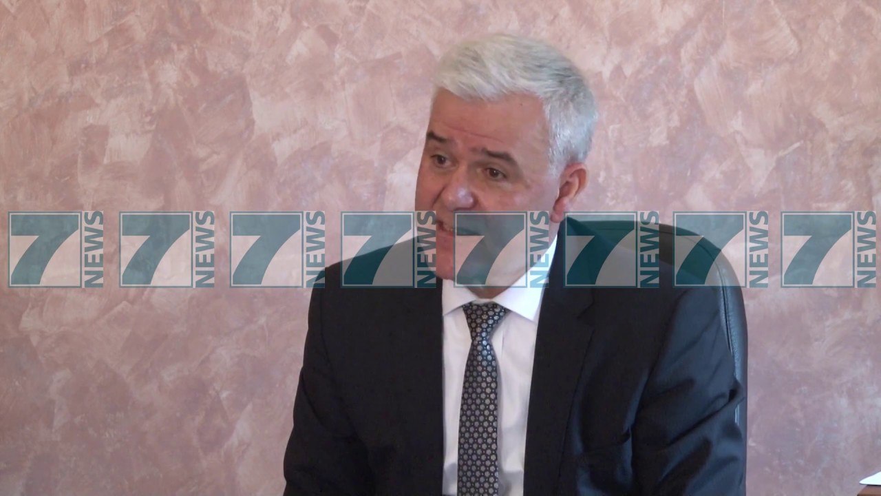 MINISTRI I BRENDSHEM XHAFAJ REAGON PER AKUZAT - News, Lajme - Kanali 8