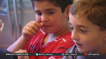Ndalimi i laptopëve, panik mes prindërve - Top Channel Albania - News - Lajme