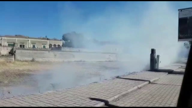 Andria: principio d'incendio tra Via Ceruti e Via Canal