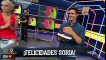 Vídeo - Cristobal Soria cumplía años y tuvo su tarta... ¡con muy mala idea!