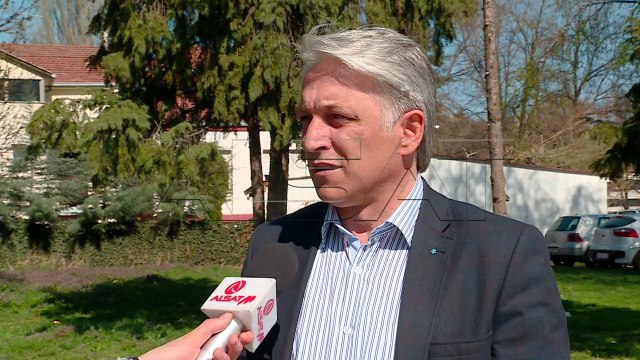 Aналитичарите го критикуваат Ахмети за дистанцирањето од политичката криза