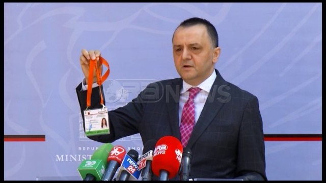 Ora News – Lame: Mos i hapni derën personave që nuk identifikohen si punonjës ALUIZNI