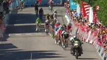 Tour de France : une chute dans le dernier kilomètre provoque un carambolage !
