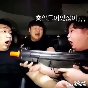 La blague ou la folie de ces Coréens le plus drôle dans cette vidéo ?