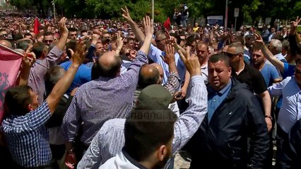 Analizë për krizën, "Der Standard": Pas bojkotit, Berisha - Top Channel Albania - News - Lajme