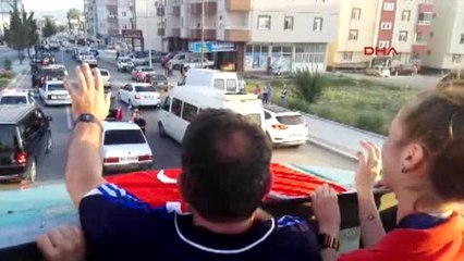 Dünya Şampiyonu, Memleketinde Coşkuyla Karşılandı