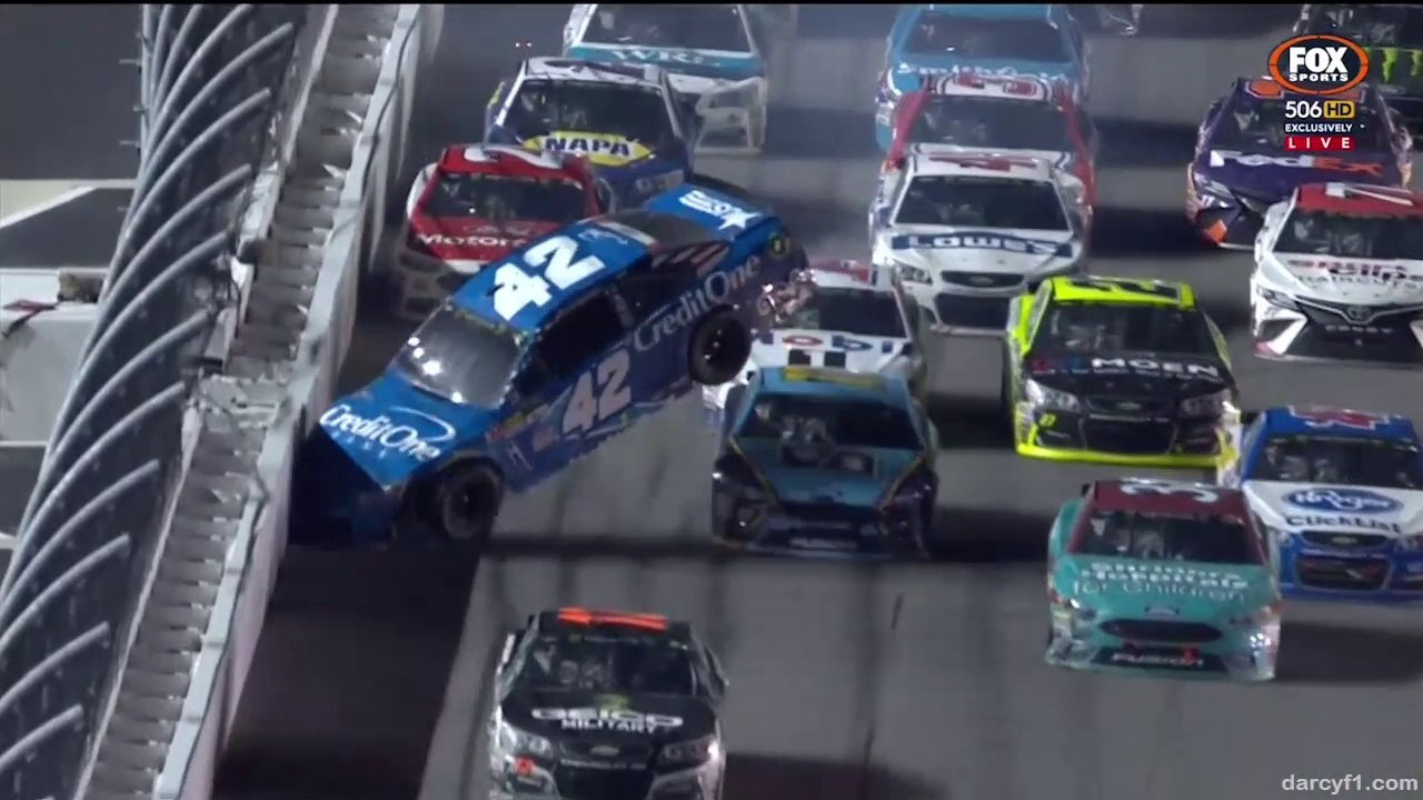 Nascar Daytona 2017 Larson  Busch Kenseth Big Crash