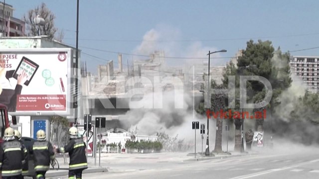 Shembet me shpërthim të kontrolluar një pallat, u përdorën 36 kg eksploziv