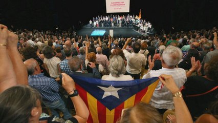 Cataluña amenaza con un referéndum "decisivo"