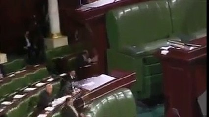 WWW.DOWNVIDS.NET-فضيحة ! شاهد ماذا يحصل داخل مجلس نواب الشعب !!