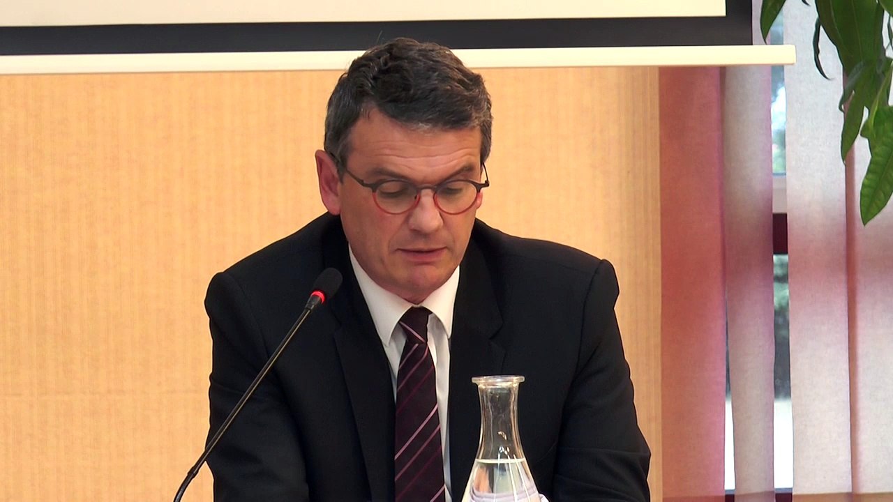 14. Personnel - Modification de postes - avancement de grades