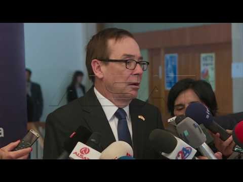 САД и Северно Атлантската Алијанса бараат да и...