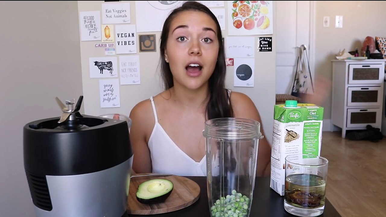 Healthy VEGAN Shamrock Shake Recipe    Cook With Me!
