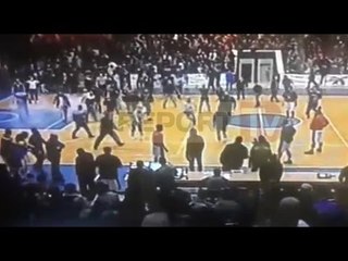 Report TV - Përleshjet te “Asllan Rusi” shkaktarë 4 tifozë të Tiranës