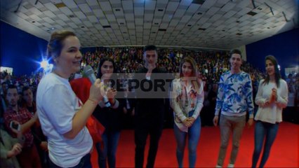 Report TV - Pesënjakët që i vizitoi Meta në 2001-in,surprizë Monikës për ditëlindje